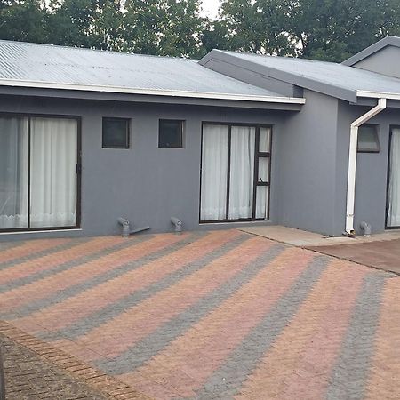 Willow Guest House Vereeniging Exterior photo