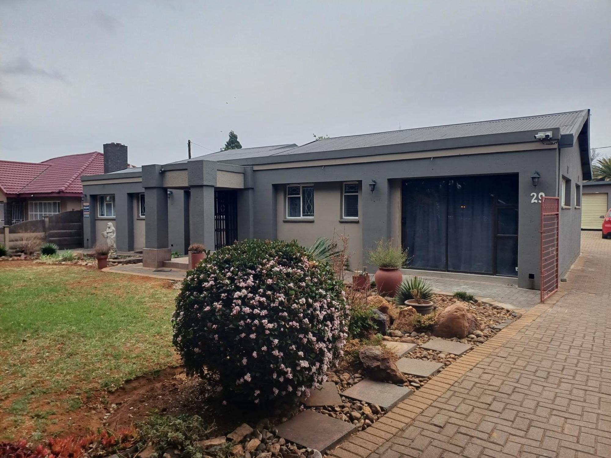 Willow Guest House Vereeniging Exterior photo